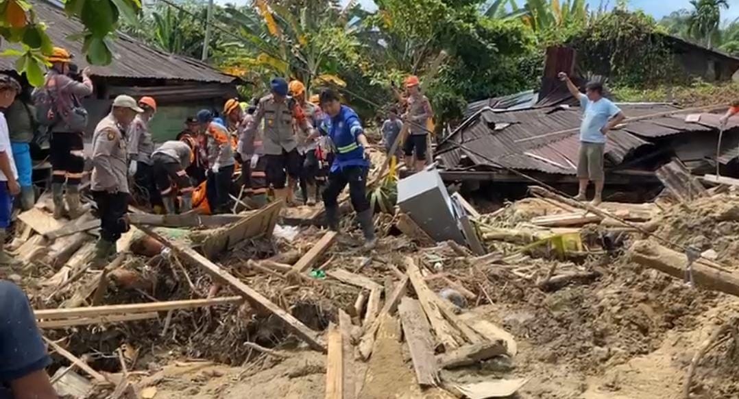 BNPB: 914 Orang Meninggal, 389 Hilang Akibat Banjir dan Longsor di Sumatra