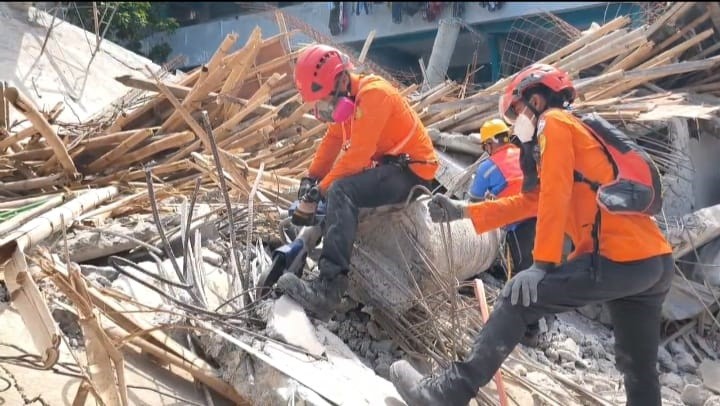 KASUS AMBRUKNYA BANGUNAN PONPES AL KHOZINY NAIK KE PENYIDIKAN
